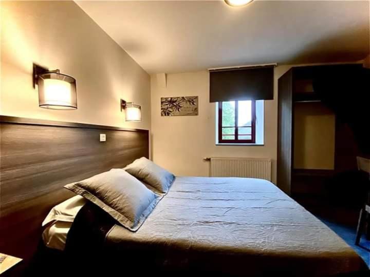 La Boule D'Or Hotel Pouzauges Bagian luar foto